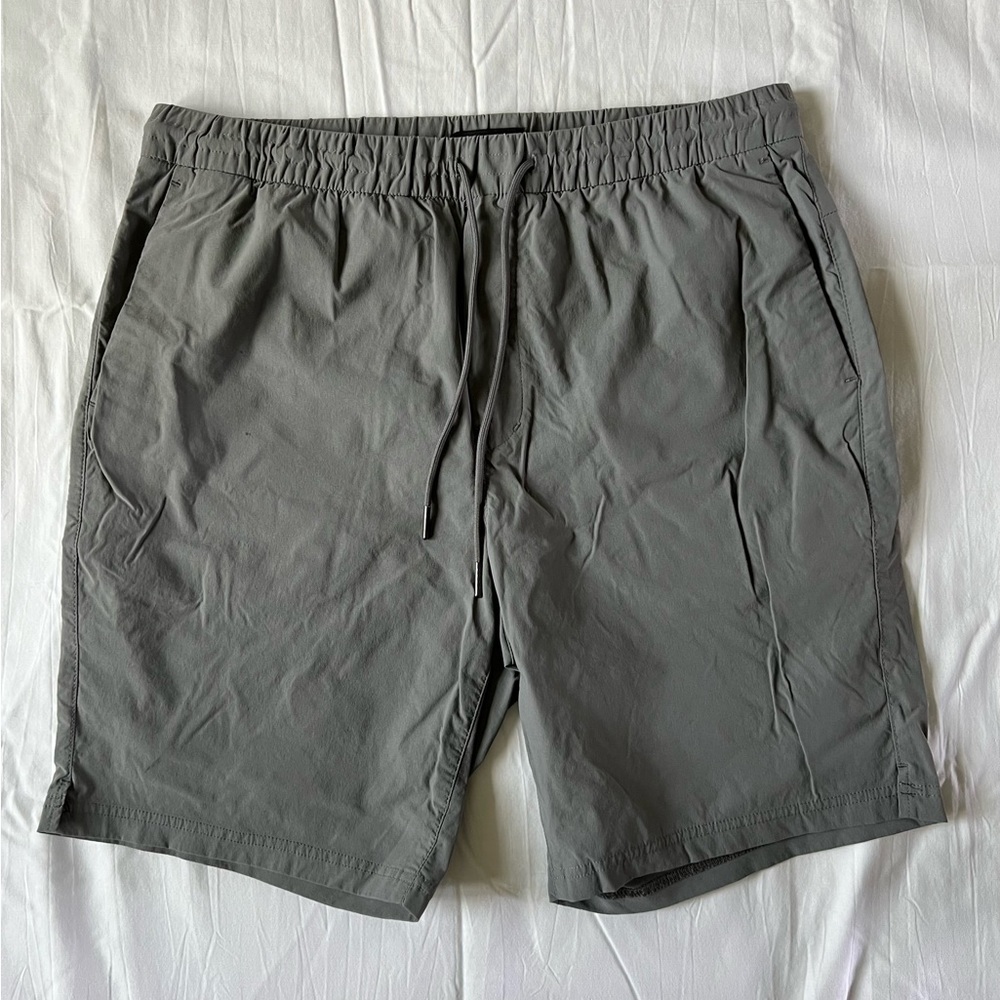 Express Shorts - Gray - Men’s Large (3)